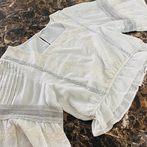 AMERICAN EAGLE Embroidered Beautiful Blouse Large - Picture 13 of 13